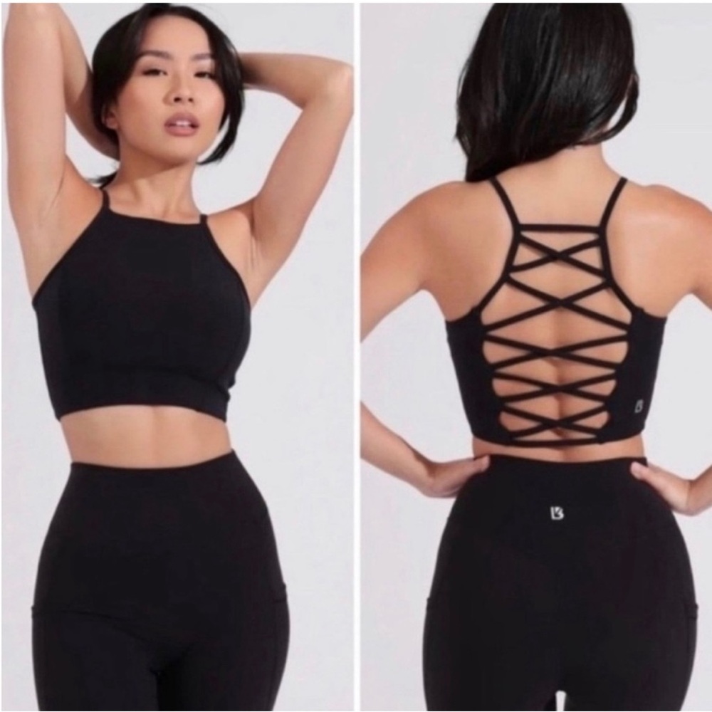 Buffbunny | Black Ivy Crop Top